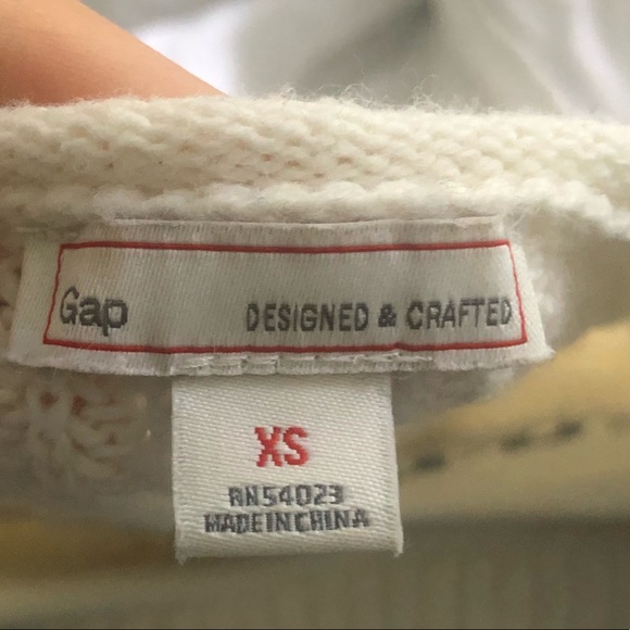 GAP Sweater - Picture 3 of 4